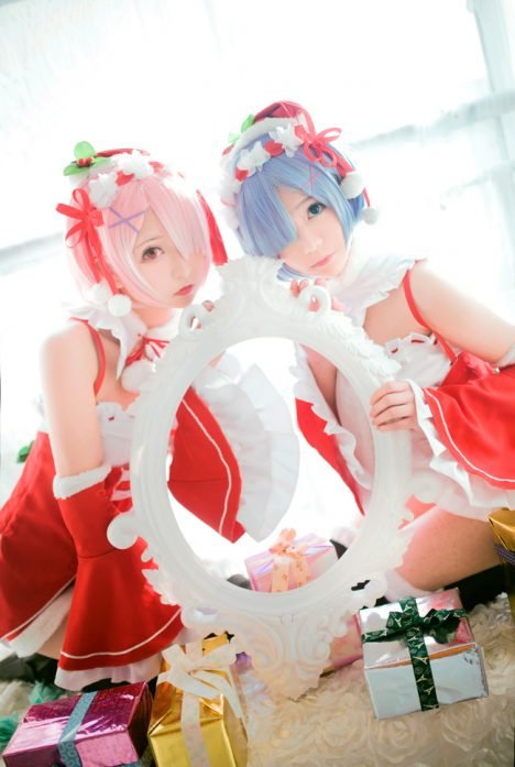 OffSeason-Rem-Ram-Christmas-Cosplay-3-468x697.jpg