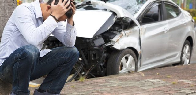 man-wrecked-car-680x330.jpg