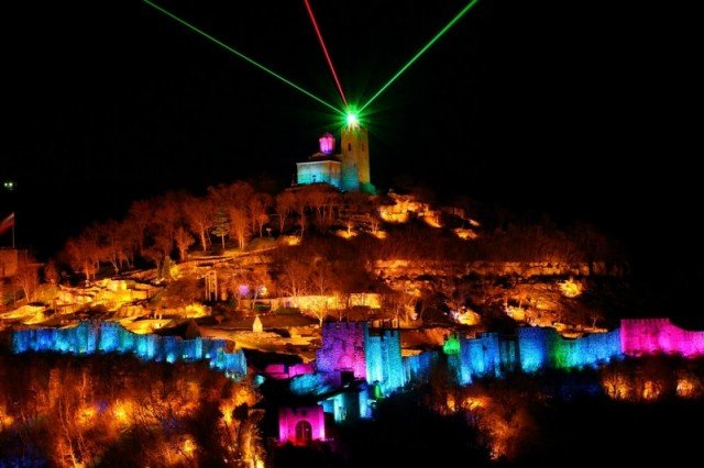 Sound-and-Light-Show-Tsarevets-Veliko-Tarnovo-3-640x426.jpg