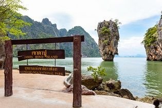 James-Bond-island-sign.jpg