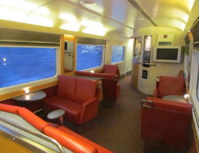 Via-Rail-Bar-and-snack-car-650x500.jpg