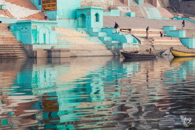 varanasi-reflect-5.jpg