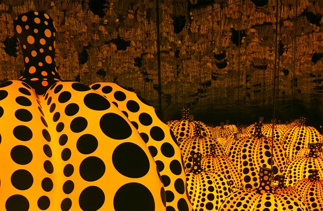 yayoi-kusama-pumpkins-dallas-museum-of-art-girlinchief.jpg