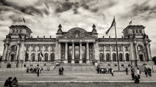 Reichstag Sepia 2.JPG