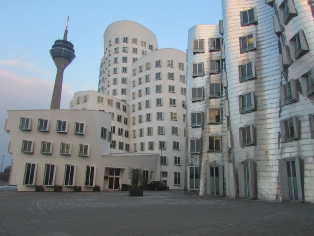 medienhafen-gehry_0466.jpg