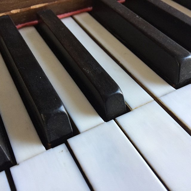 piano1.jpg