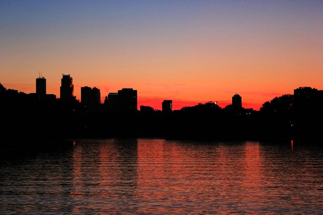 sunset-2442659_1280.jpg