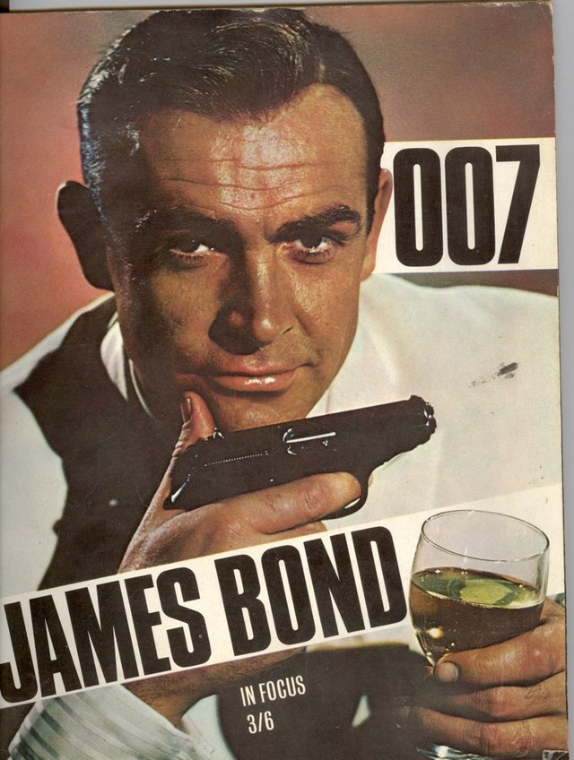 007book1.jpg