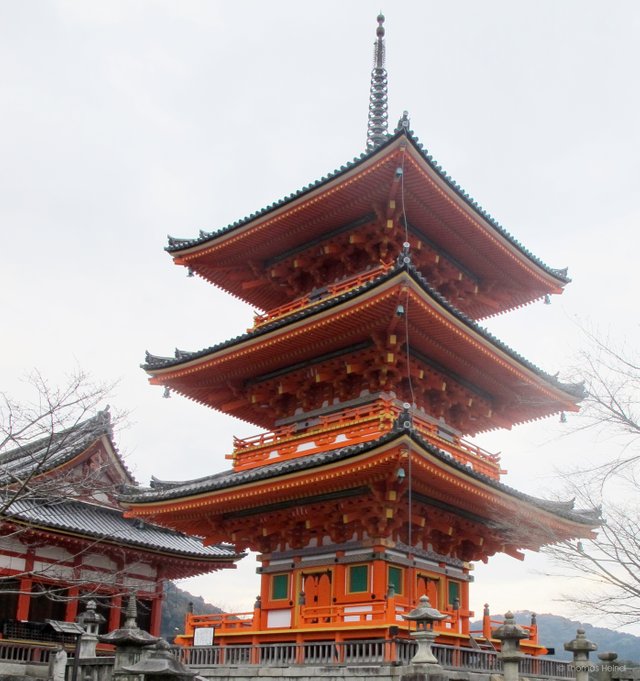 kyoto_templehigh.jpg