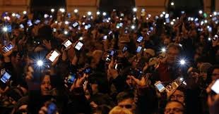 holdingphones.jpg