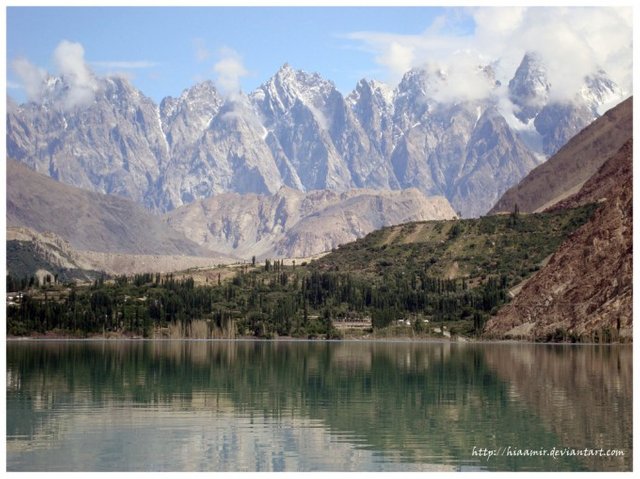 Hunza-valley-Ata-Baad-Lake-Pakistan-680x509.jpg