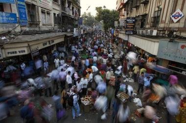 mumbai_people_crowd.jpg