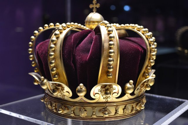 crown 2.jpg