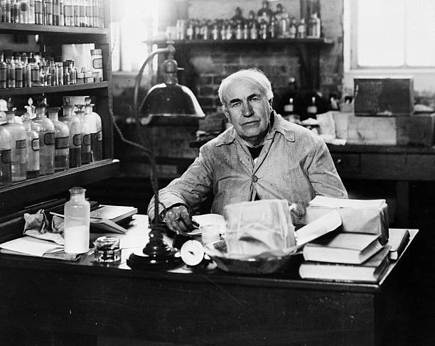 american-inventor-thomas-alva-edison-in-his-laboratory-at-orange-new-picture-id2674071.jpg