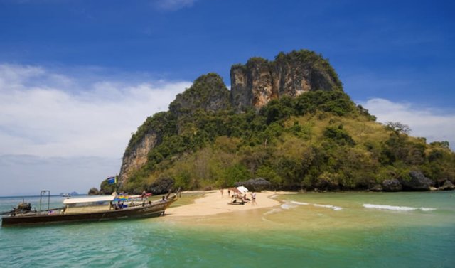 Phuket-Coral_Island.jpg