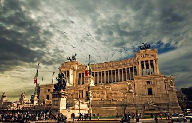 vittorio-emanuele-monument-298412_960_720.jpg