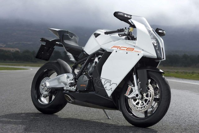 KTM 1190 RC8  08.jpg