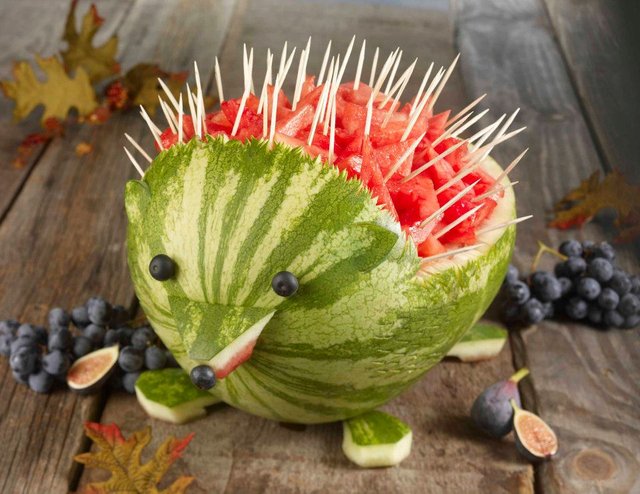 while we're on the watermelon run... how about a watermelon-hedgehog.jpg
