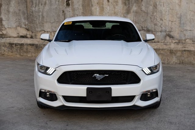 2016_ford_mustang_gt_02.jpg