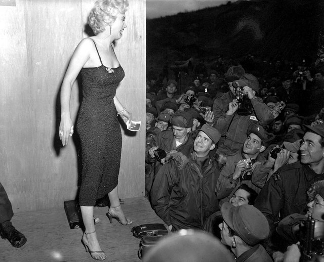 marilyn-monroe-1160499_960_720.jpg