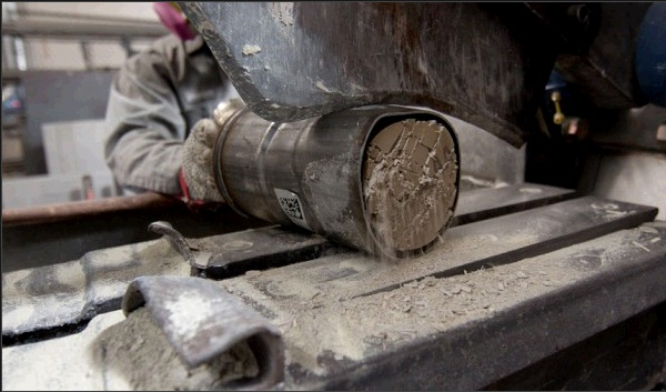 Catalytic-Converter-is-cut-in-two-peices.png