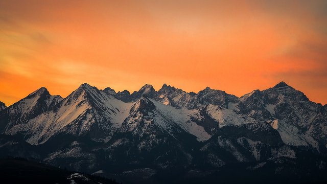 Tatra Mountain range 1920x1080.jpg