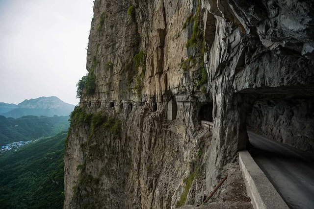 Guoliang Tunnel Road, China.jpg