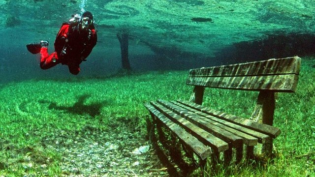 Tiap Musim Semi Datang Taman ini Selalu Tenggelam Oleh Air terletak di sekeliling hutan dan gunung Hochschwab Australia.jpg