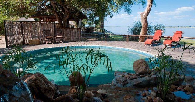 luxury-safari-chiawa-camp-pool.jpg