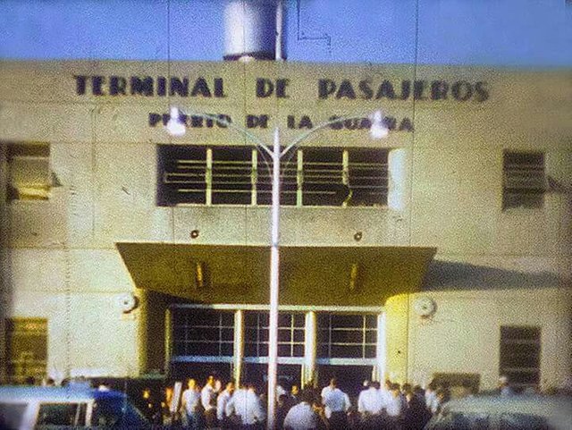 Antiguo terminal de pasajeros de La Guaira.jpg