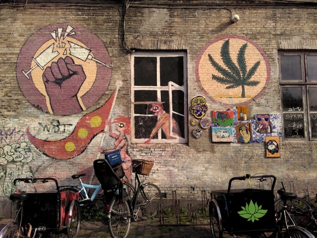 Mural_in_Christiania_against_hard_drugs.jpg