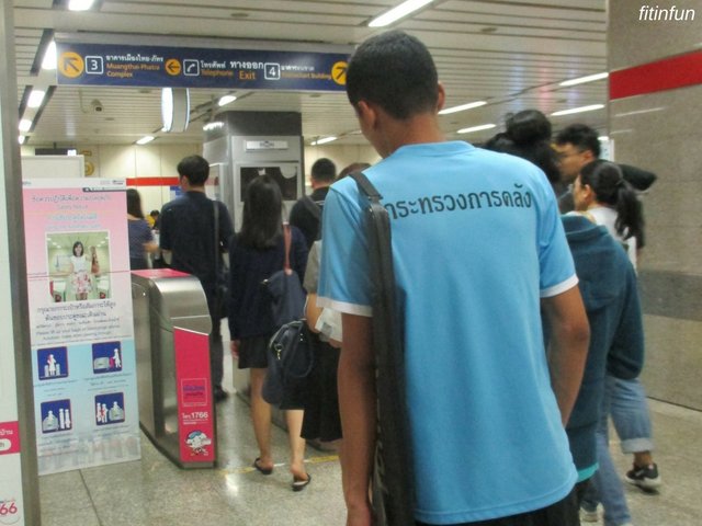 Bangkok Thailand departing the MRT friday sky blue color challenge fitinfun.jpg