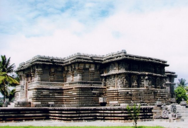 halebidu_1443524231_725x725.jpg