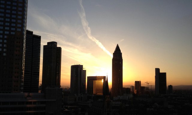 Frankfurt_Sonnnuntergang_web.jpg