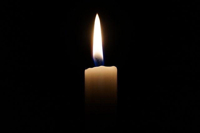 candle-2038736_1920.jpg