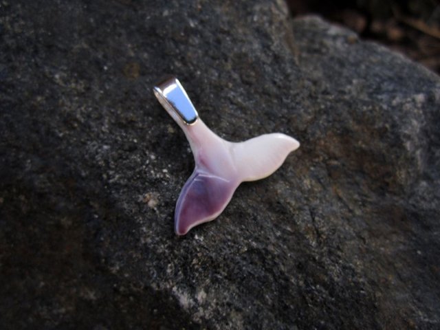 Whale Fluke Wampum Pendant 2b.jpg