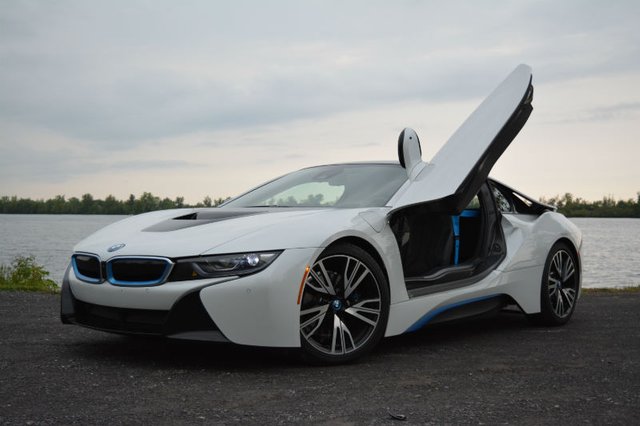 2017-BMW-i8-48.jpg