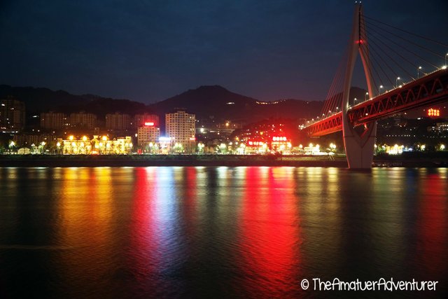 Yangtze at Night.jpg