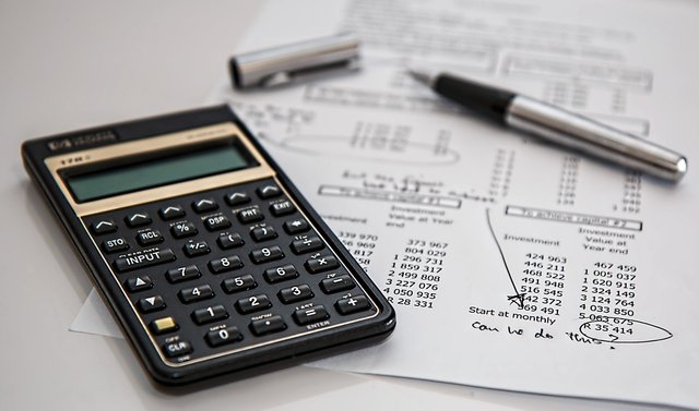 Finance-Calculation-Calculator-Insurance-Accounting-385506.jpg