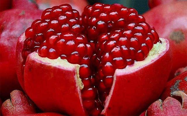 fruits-for-beautiful-skin.jpg