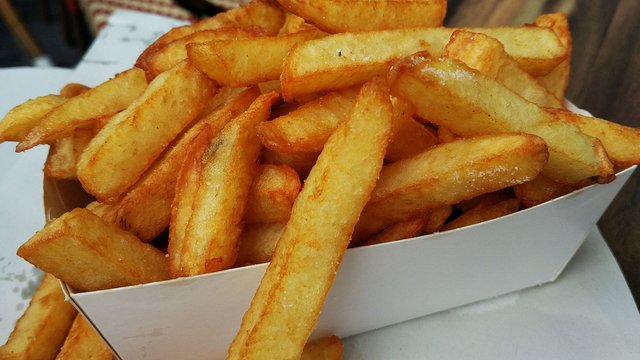 1200px-Fries_2.jpg