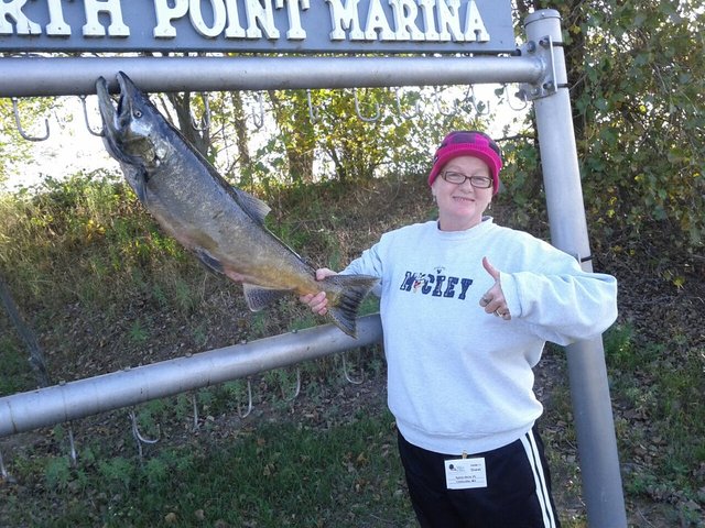 10-06-2011 King Salmon caught at Kenosha, WI - Sylvia.jpg