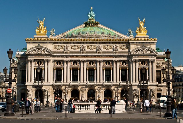 Paris_Opera_full_frontal_architecture,_May_2009.jpg