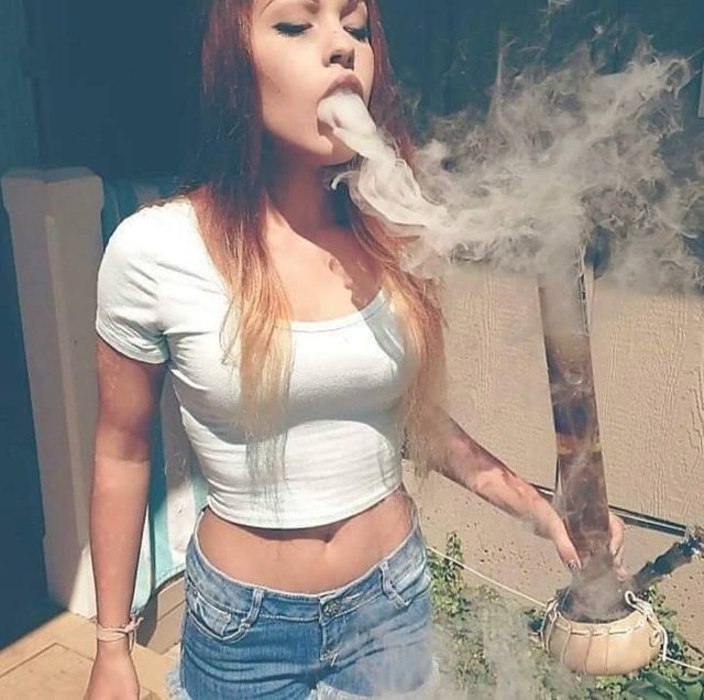 58683c56c71fee0f8d5208c3e0d4c0ae---girls-women-smoking.jpg