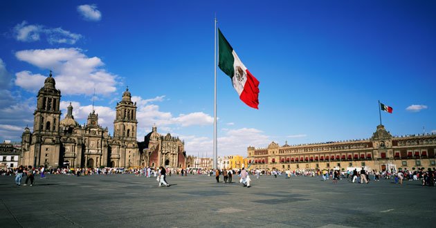 Zócalo_de_la_Ciudad_de_México.jpg