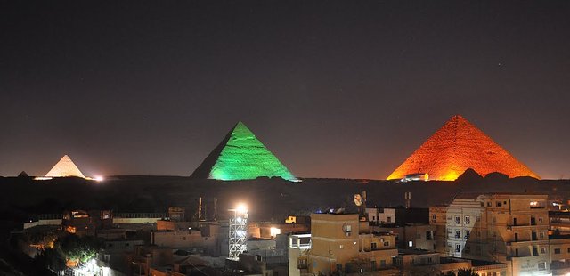 The Pyramids at Giza.jpg