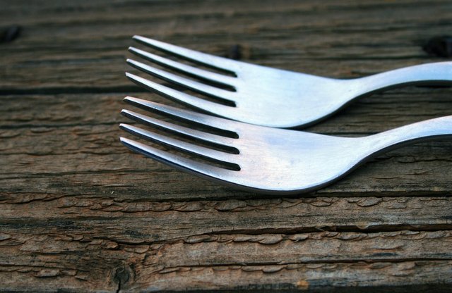 silver-coloured-forks.jpg