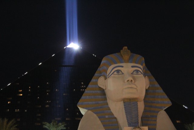 LuxorCloseUp3.JPG