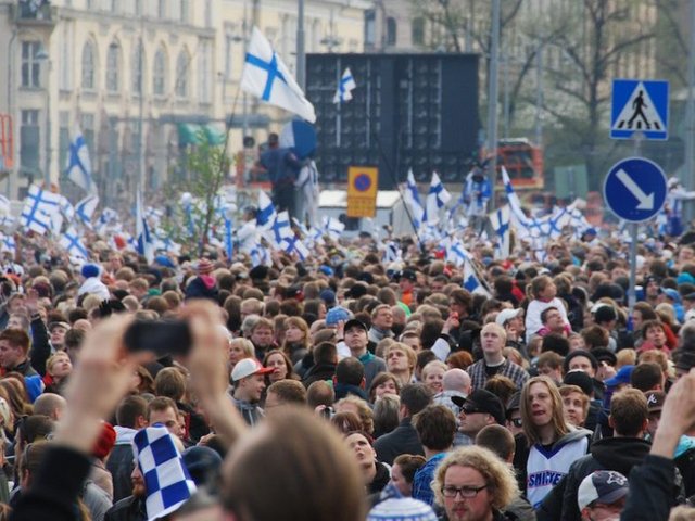 Ice_Hockey_celebration_Helsinki_2011-785x589.jpg