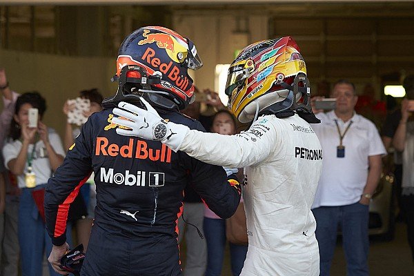 f1-japanese-gp-2017-max-verstappen-red-bull-second-place-congratulates-race-winner-lewis-h-5848024.jpg